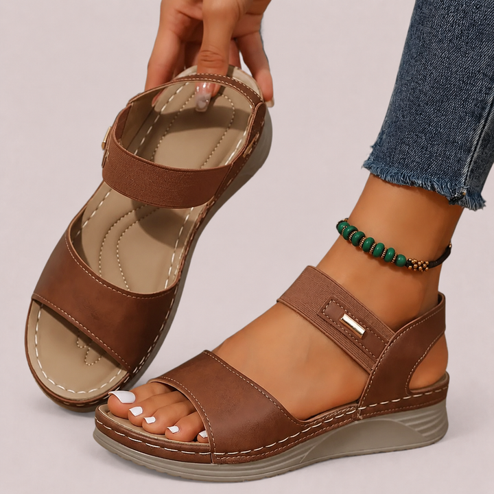 Women’s Sandals with Adjustable Straps and Cushioned Soles