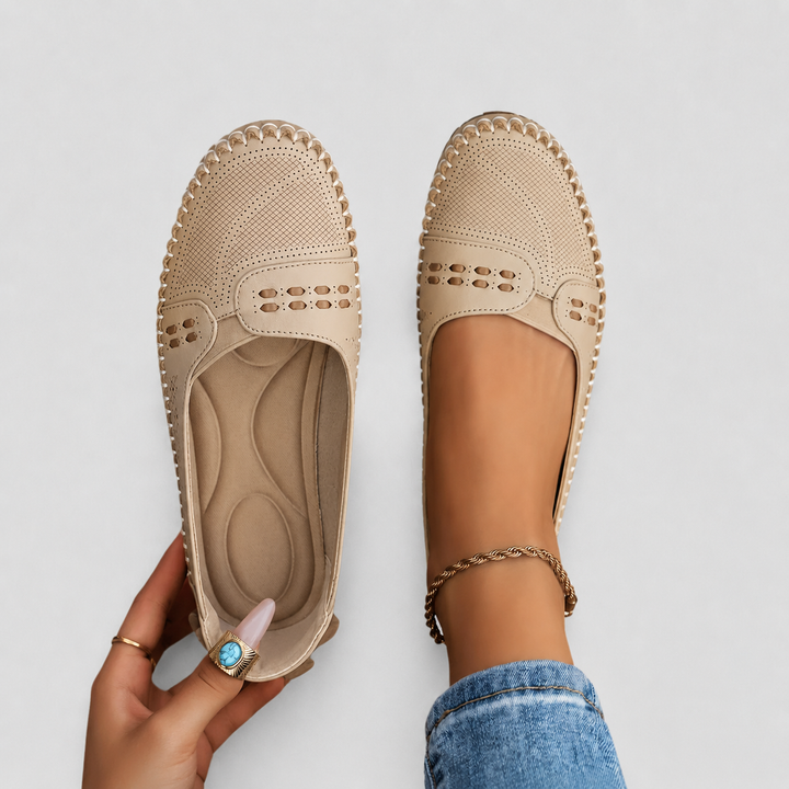 Women’s Flats with Breathable Upper and Cushioned Insole