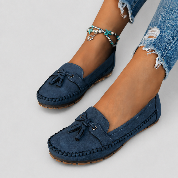 Women’s Loafers with Vintage Silhouette and Bow Detail