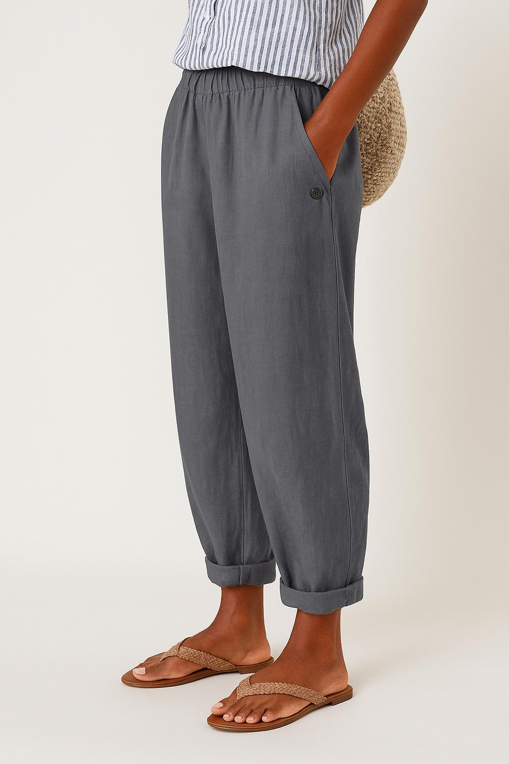 Pants | Straight-Leg Cut, Discreet Side Pockets 4