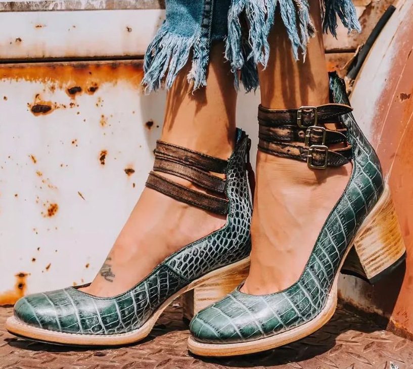 Sandals for Women | Modern Silhouette, Ergonomic Design 5