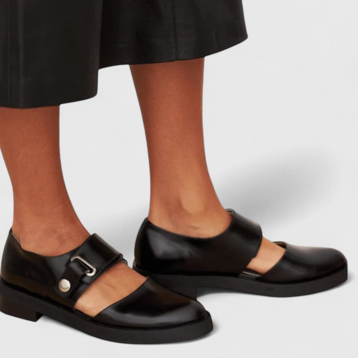 Shoes | Refined Silhouette, Cushioned Insole 1