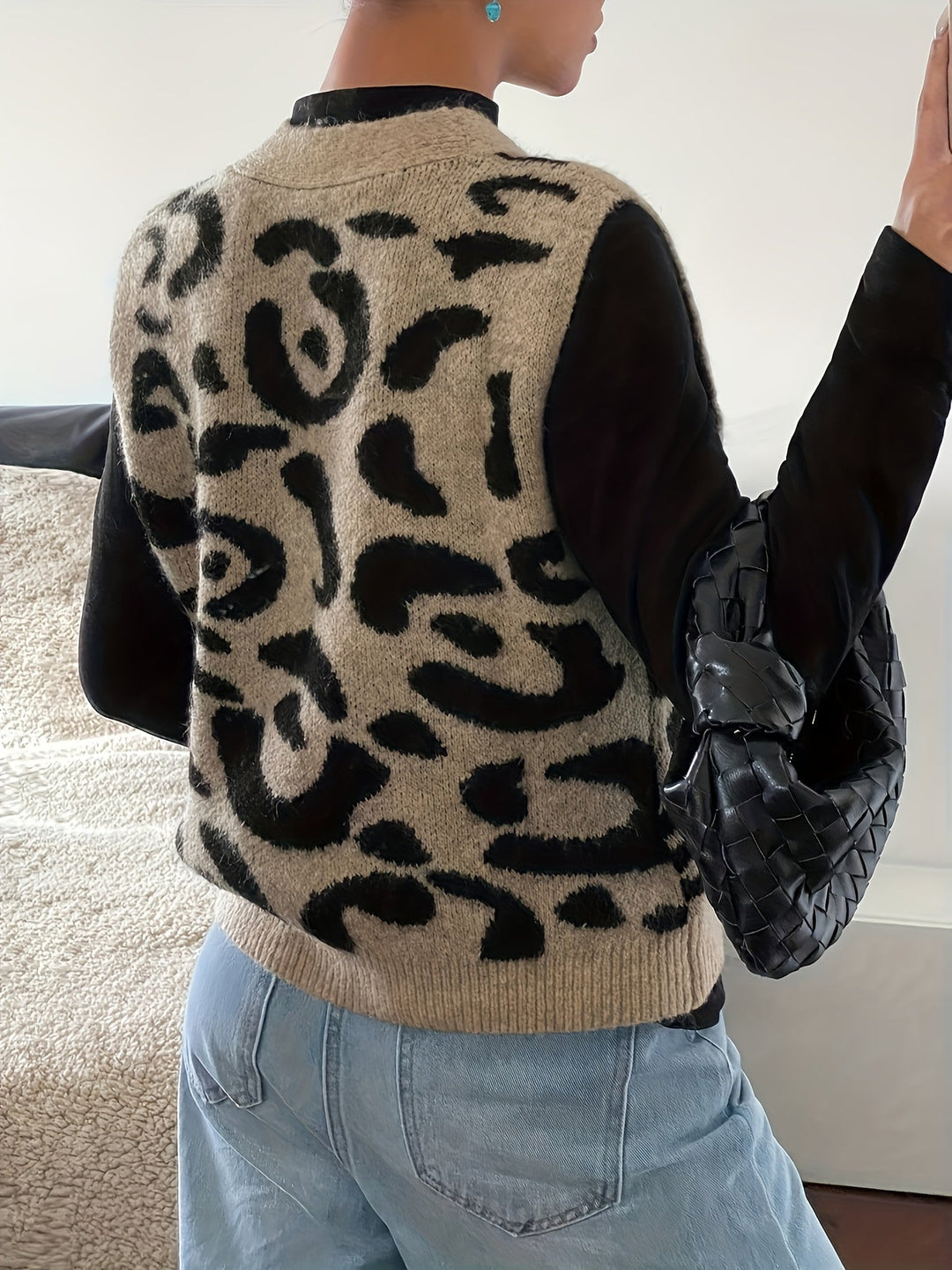 Vest | Patterned, Button-Front Closure 1